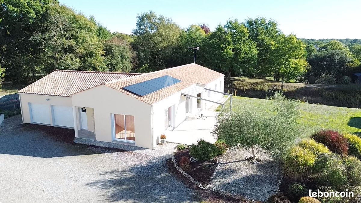 Maison 6 pièces 145 m² · à Beaulieu-sous-la-Roche · 145 m² · 365 000 €