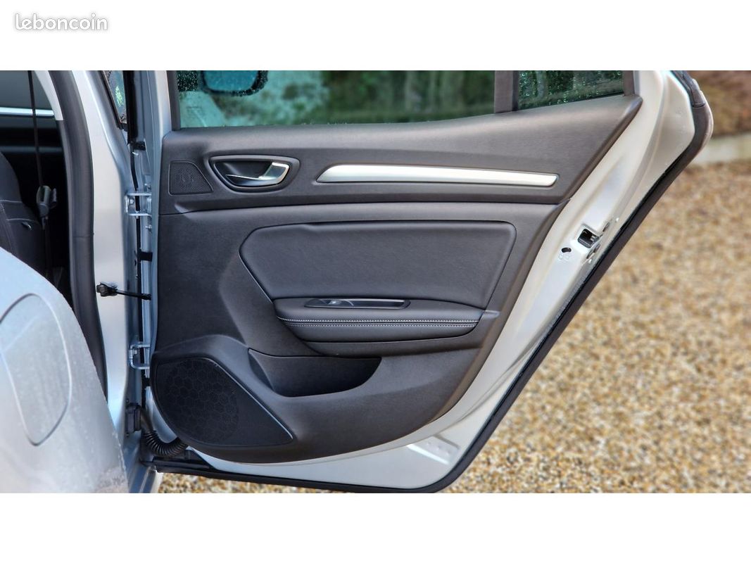 RENAULT MEGANE Mégane 1.5 Blue dCi - 115 2023 IV BERLINE Evolution PHASE 2 (image 28)