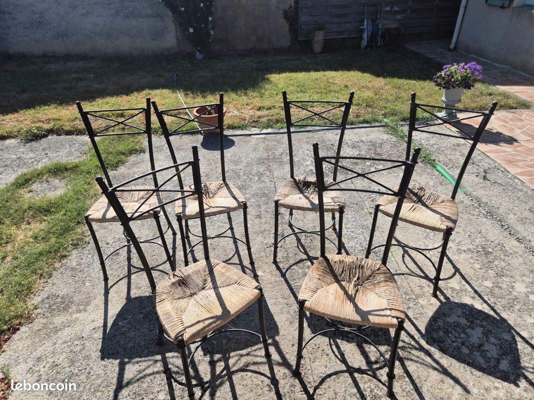 Table et chaises en fer forgé (image 4)