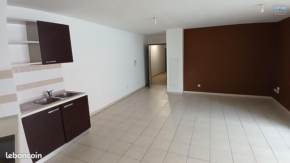 Appartement 3 pièces 64 m² · à Saint-Denis · 64 m² · 142 000 €