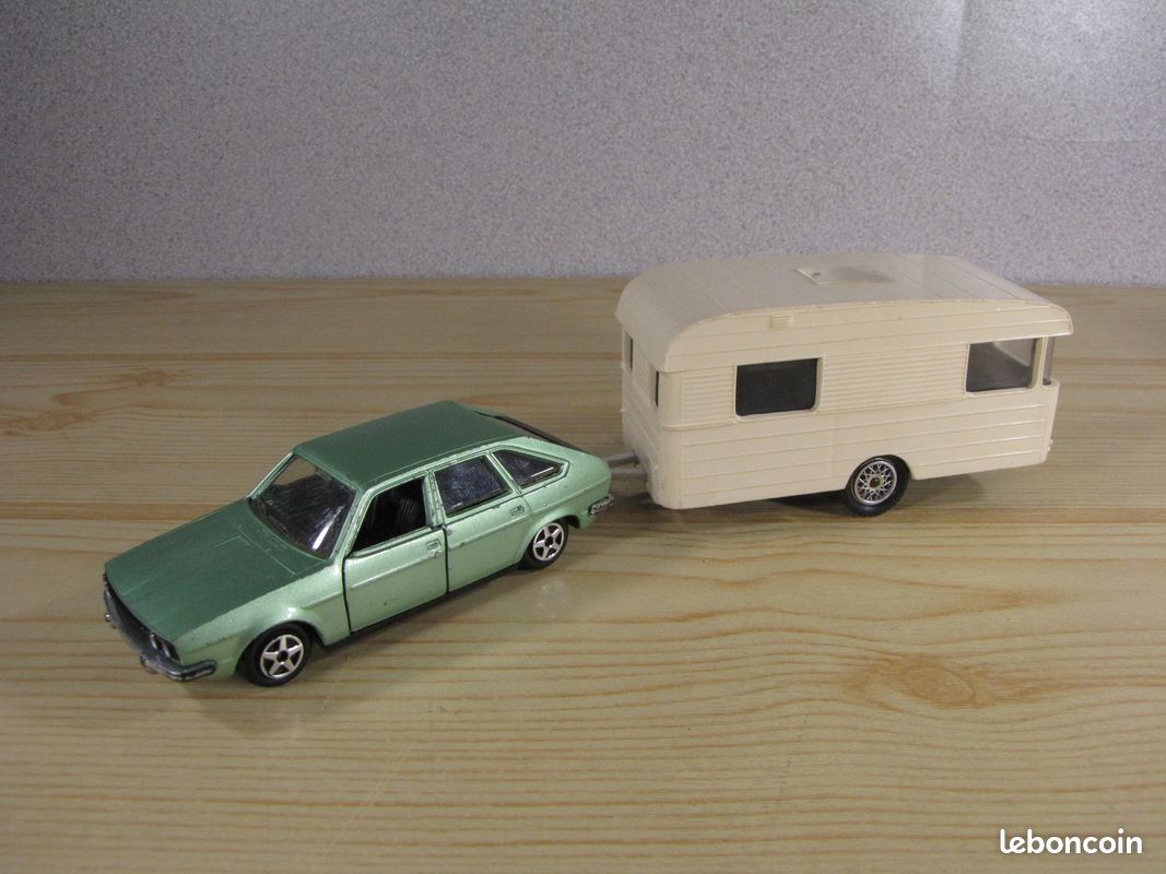 NOREV - RENAULT Floride - Miniature ancienne en plastique ( a restaurer