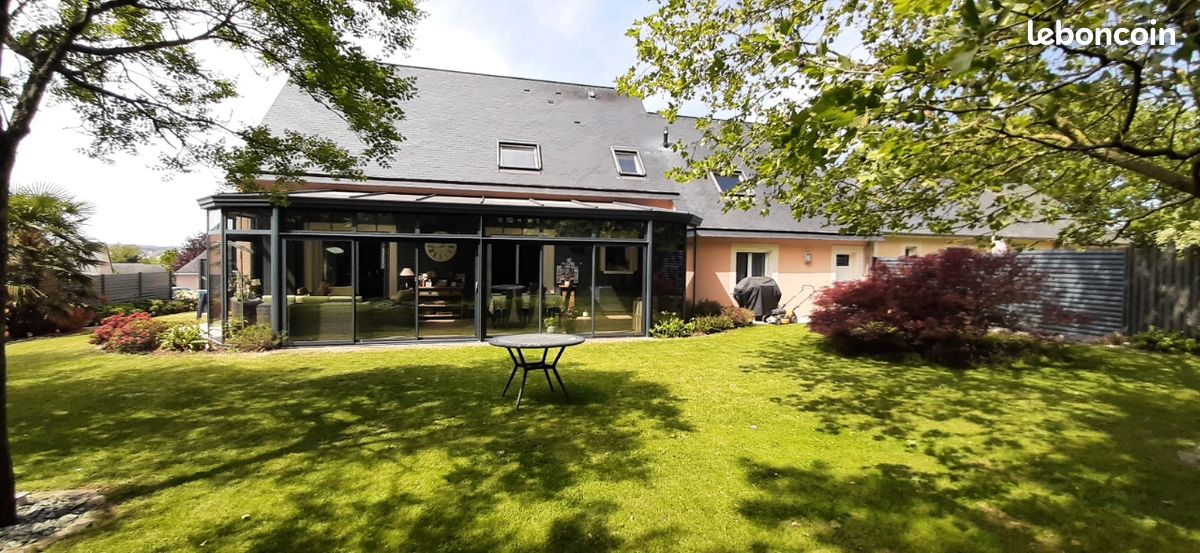 Maison 7 pièces 659 m² · à Château-Gontier-sur-Mayenne · 659 m² · 370 000 €