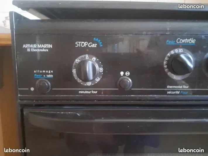 Cuisinière 60x60 cm avec four gaz. Arthur Martin Électroménager — free download