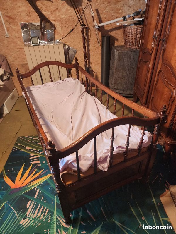Lit enfant ancien (image 2)