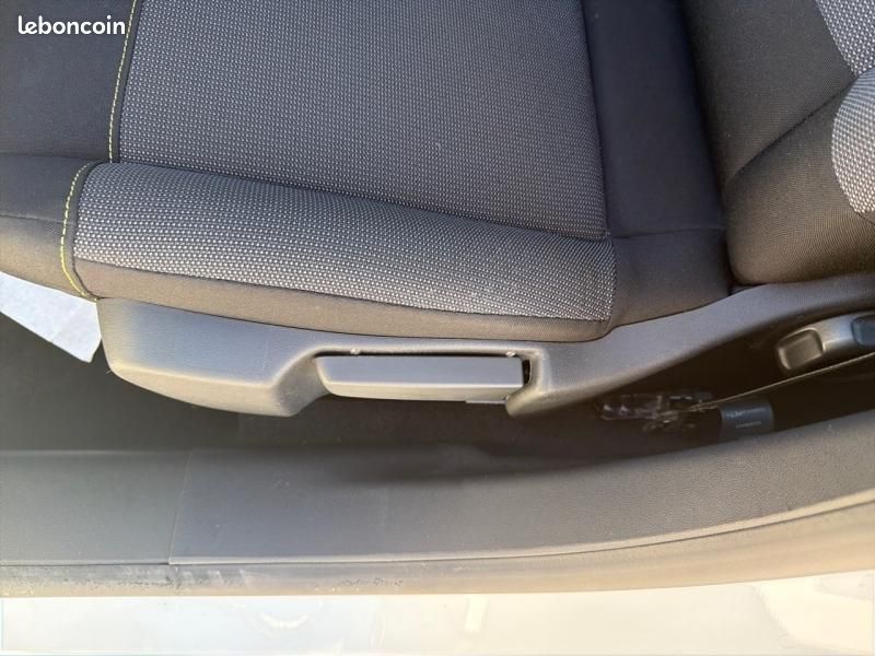 Citroen C3 1.5 BlueHDi 100ch S&S Feel E6.d (image 13)