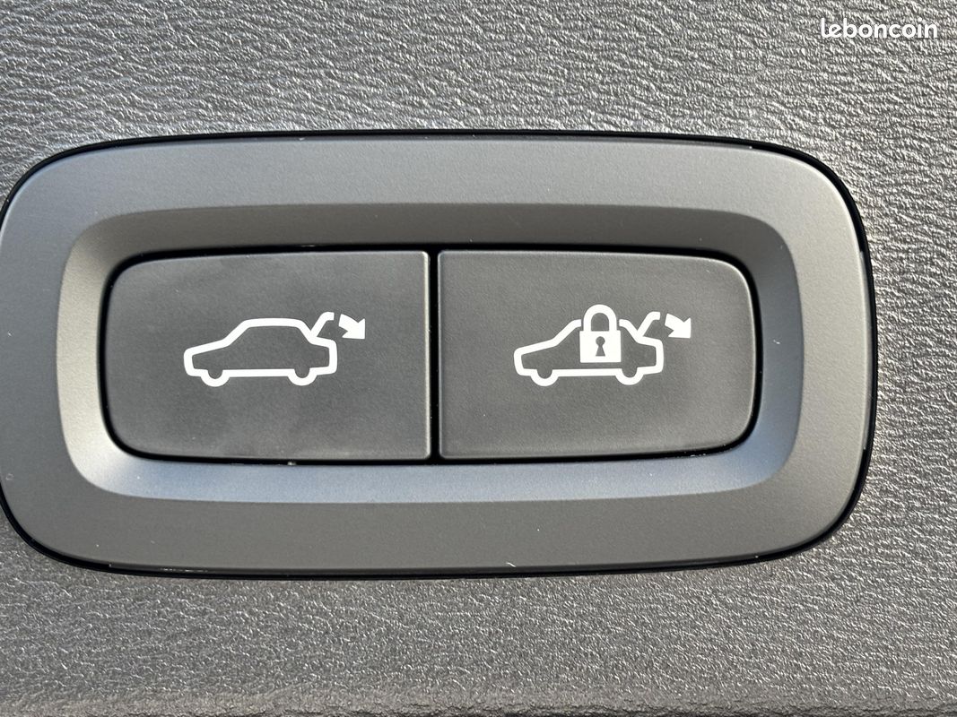 VOLVO XC40 B3 163 ch DCT7 Plus (image 20)