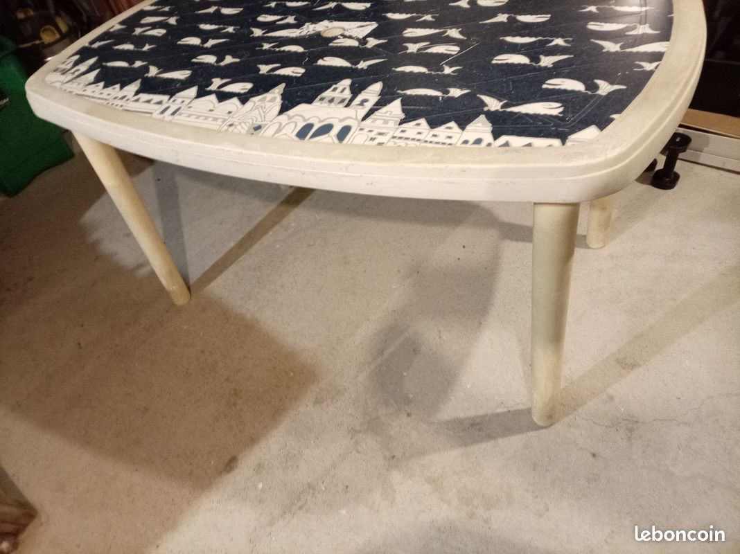 Table plastique extérieur motif baleine (image 2)