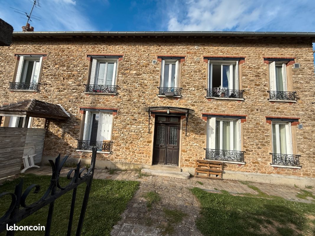 Appartement 3 pièce(s) 47 m²à louer Dammarie-les-lys