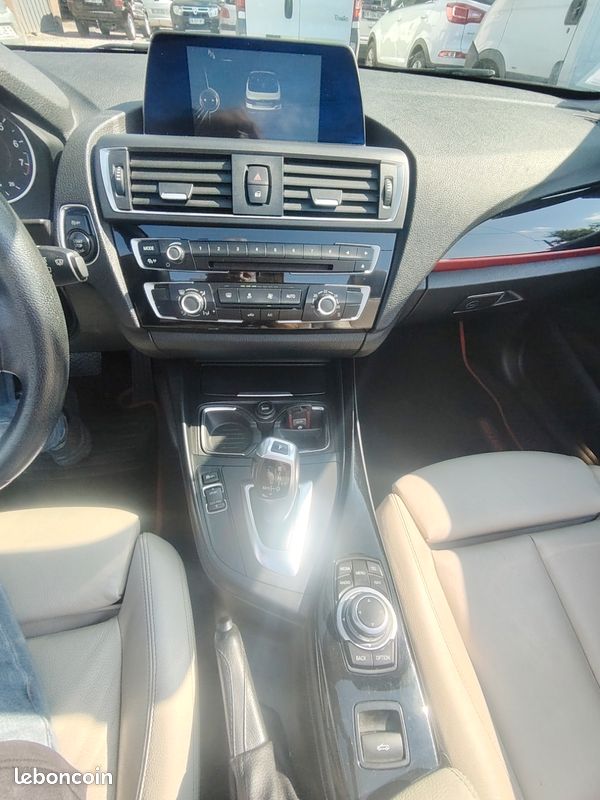BMW 220i Cabriolet Sport (image 12)