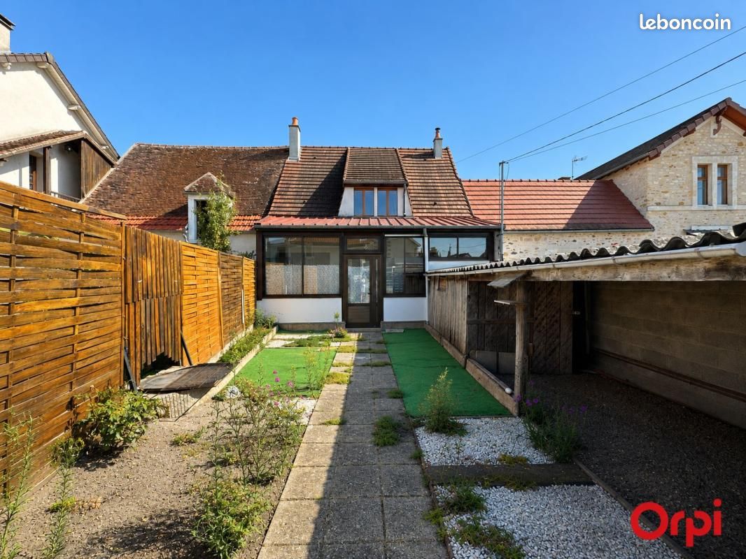 Maison 3 pièces 71 m² · à Saint-Amand-Montrond · 71 m² · 60 000 €