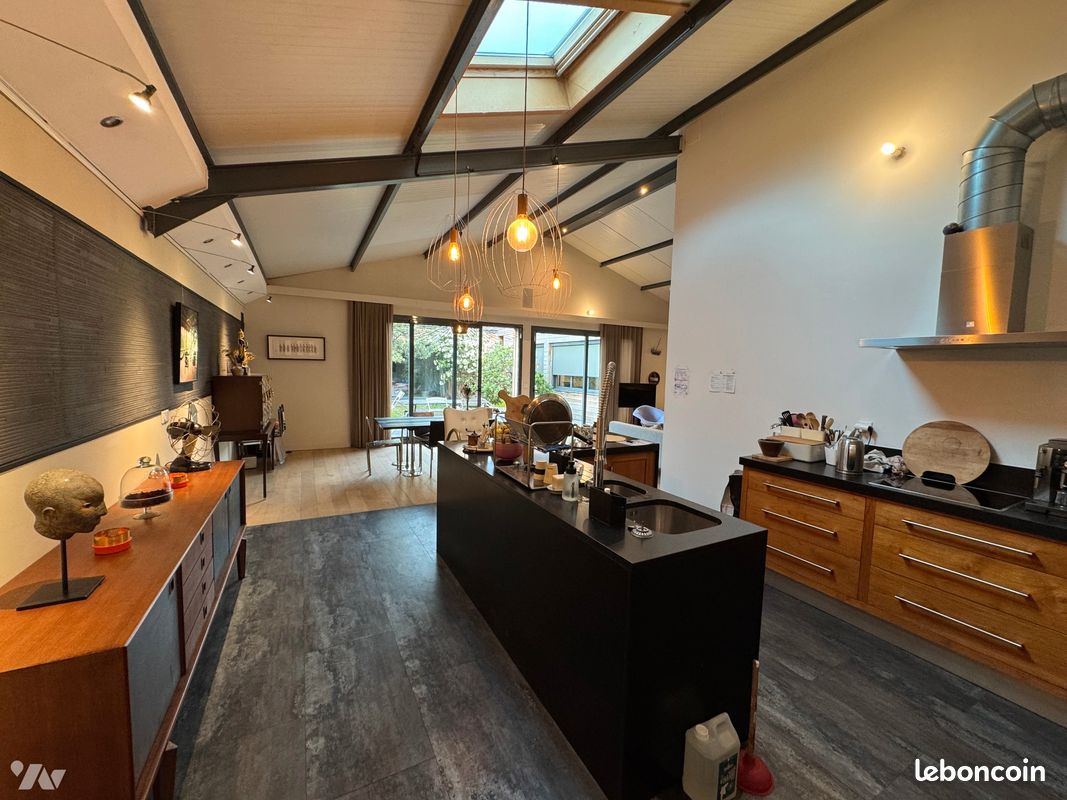 Maison 8 pièces 250 m² · à Wasquehal · 250 m² · 550 000 €