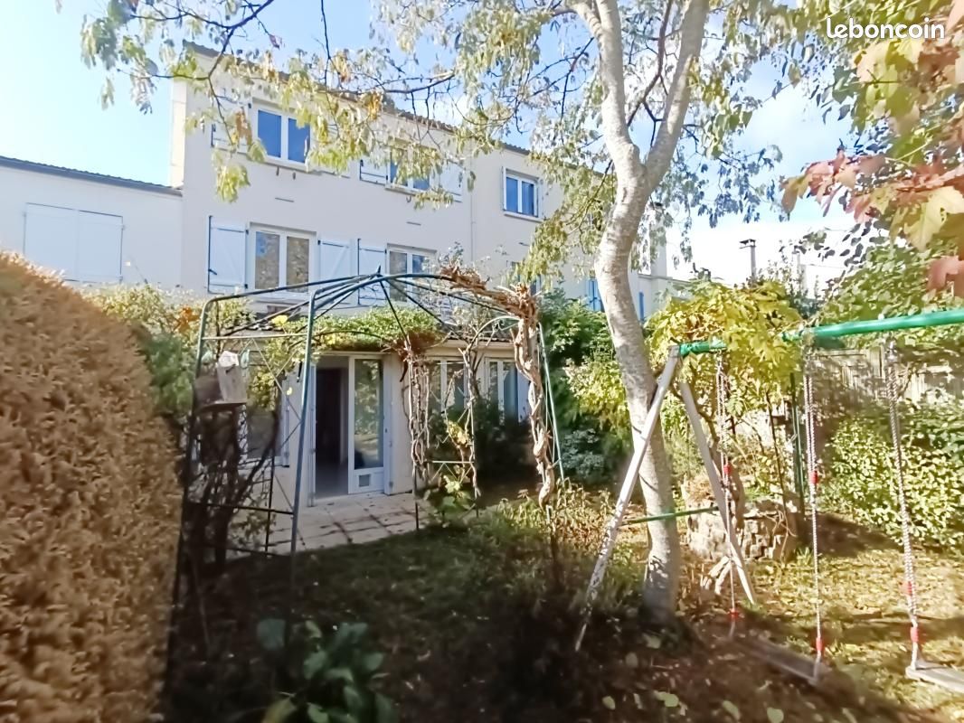 Maison 6 pièces 131 m² · à Plaisir · 131 m² · 309 000 €