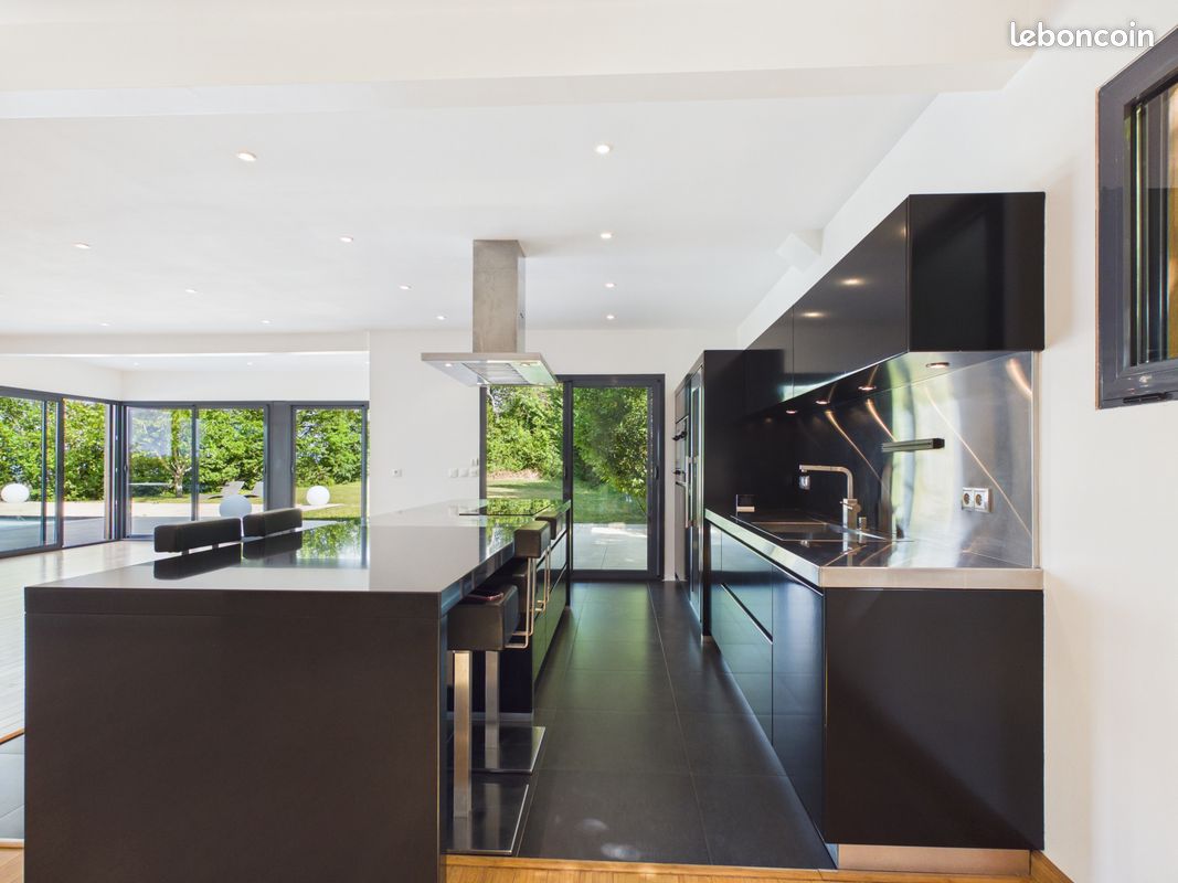 Propriété 7 pièces 339 m² (image 13)