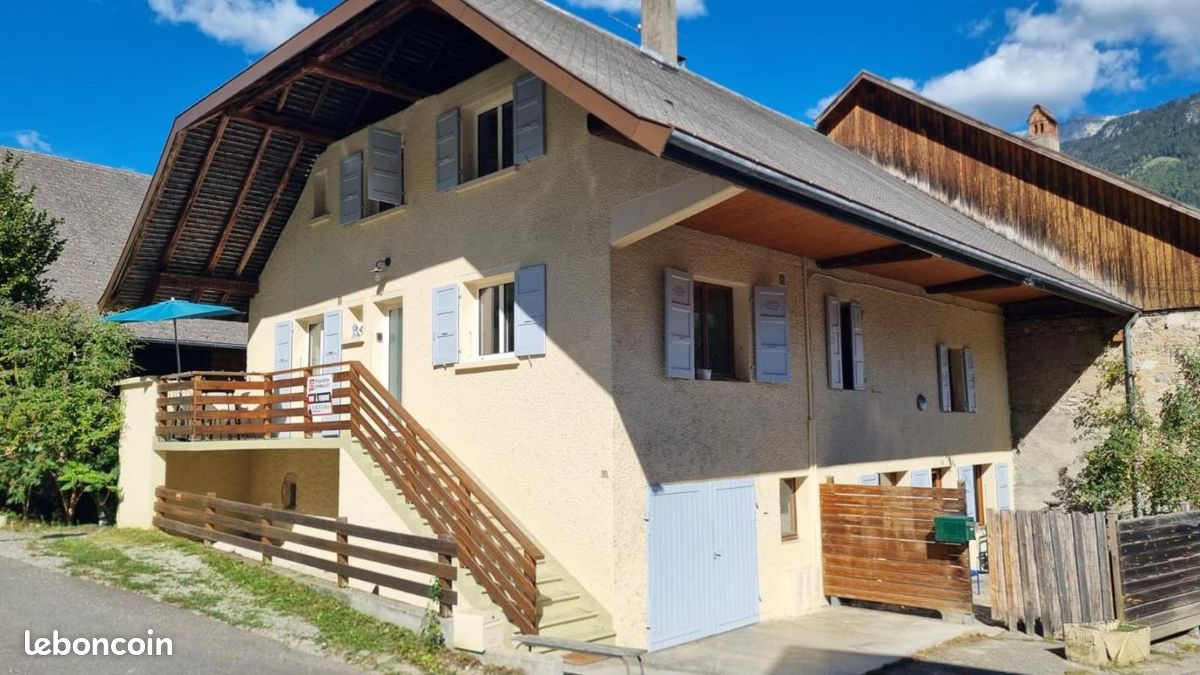 Maison 8 pièces 165 m² · à Doussard · 165 m² · 525 000 €