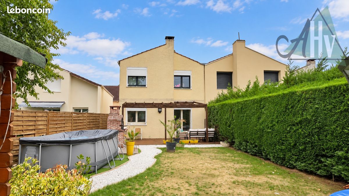 Maison 5 pièces 92 m² · à Savigny-le-Temple · 92 m² · 299 600 €