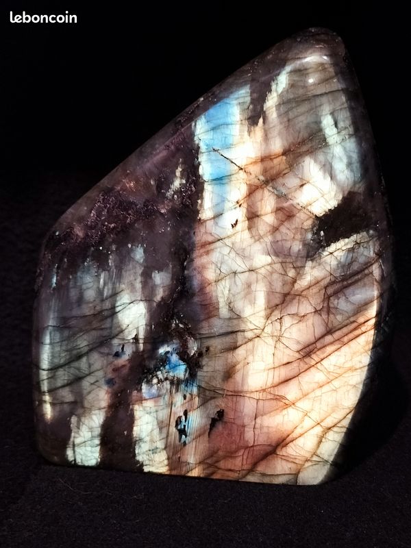 Labradorite (image 1)