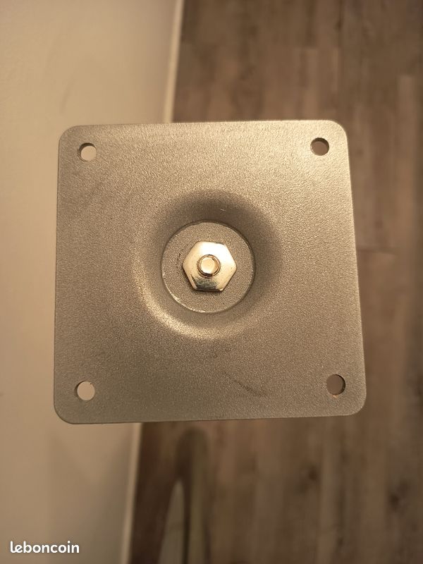 Pied réglable (image 2)
