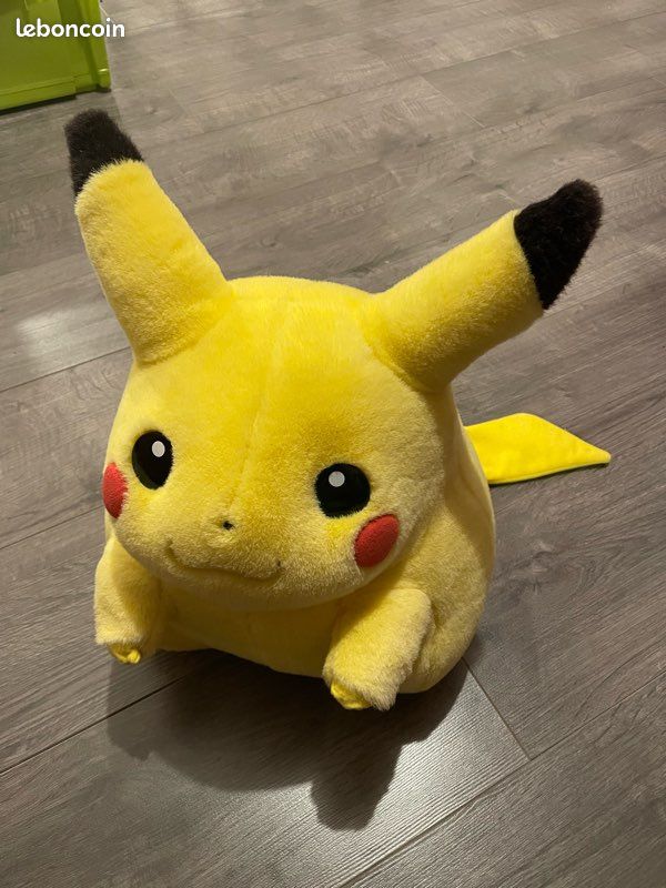 Peluche Pikachu (image 1)