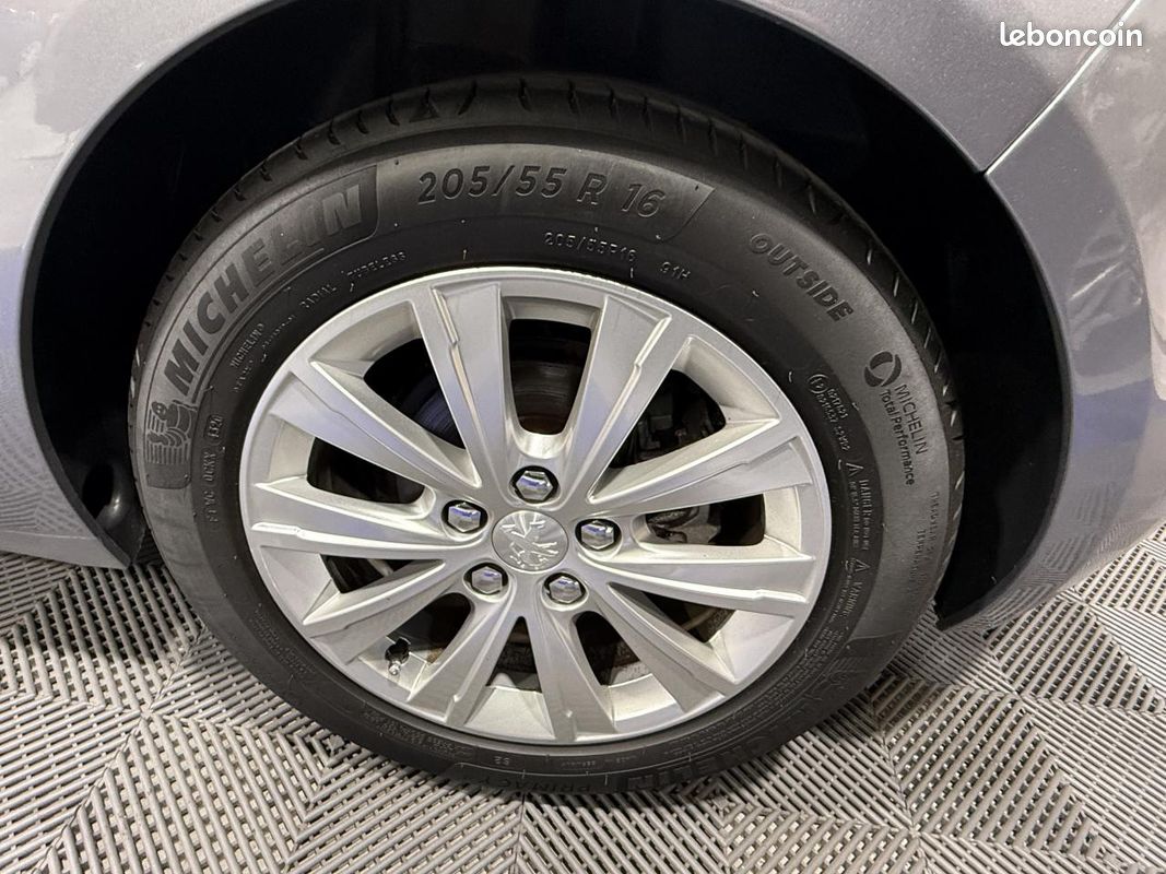 Peugeot 308 1.2 puretech 110 style start-stop (image 33)