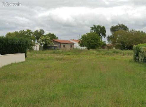 Terrain à bâtir de 289 m2 au prix de 63000 à SEMUSSAC (17) · 63 000 €