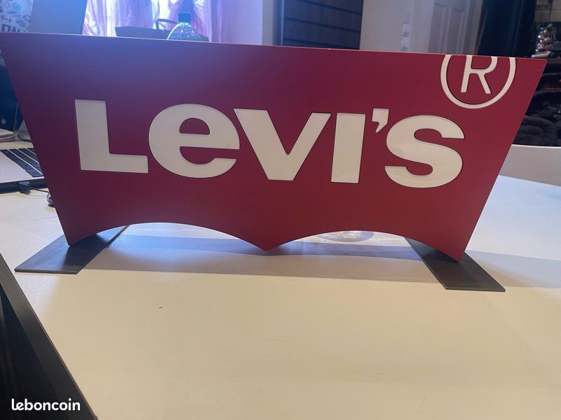 Enseigne Lumineuse Néon Levi's 'The Red Tab' - Occasion Fonctionnelle - Décoration