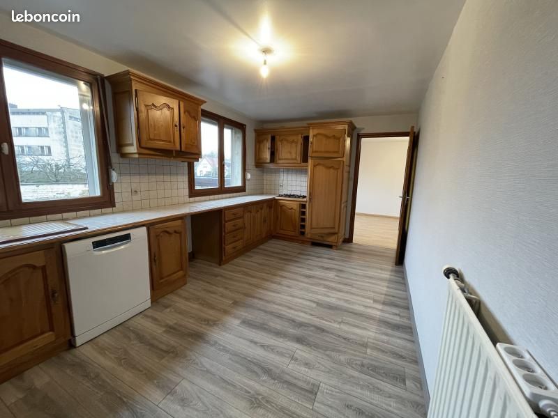 Appartement 4 pièces 108 m² · à Crécy-en-Ponthieu · 108 m² · 665 €/mois