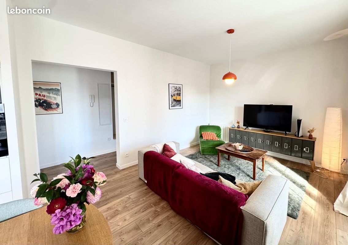 Appartement 5 pièces 105 m² · à Pau · 105 m² · 1 250 €