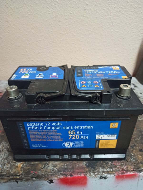 Batterie 12v 65Ah - Équipement auto