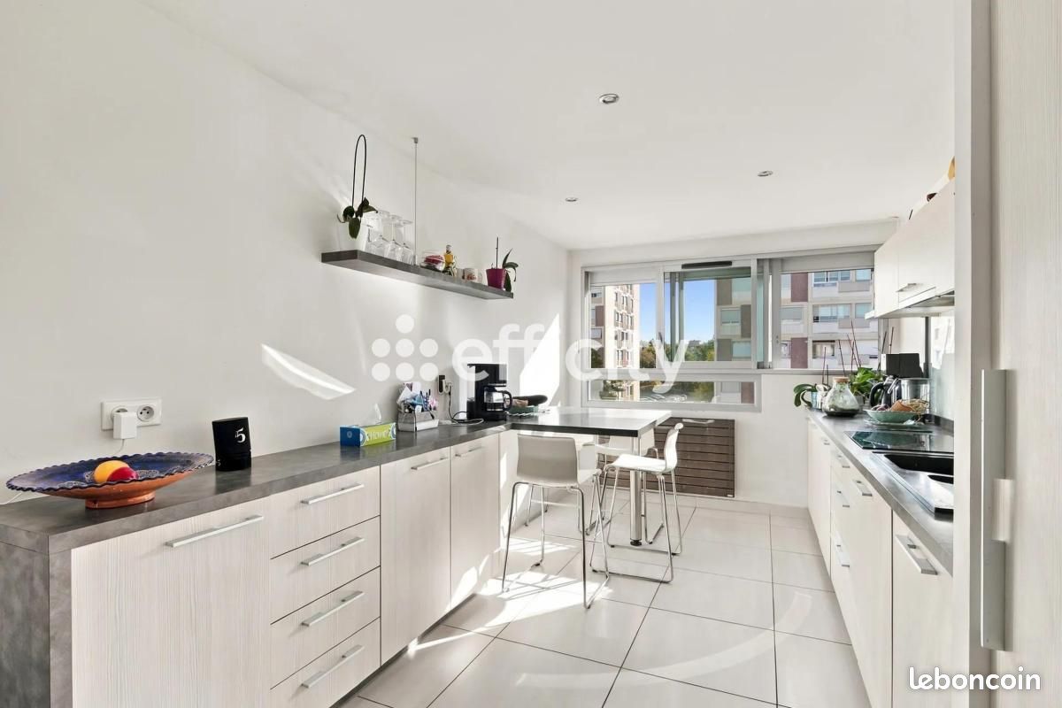 Appartement 5 pièces 96 m² · à Saint-Priest · 96 m² · 209 000 €