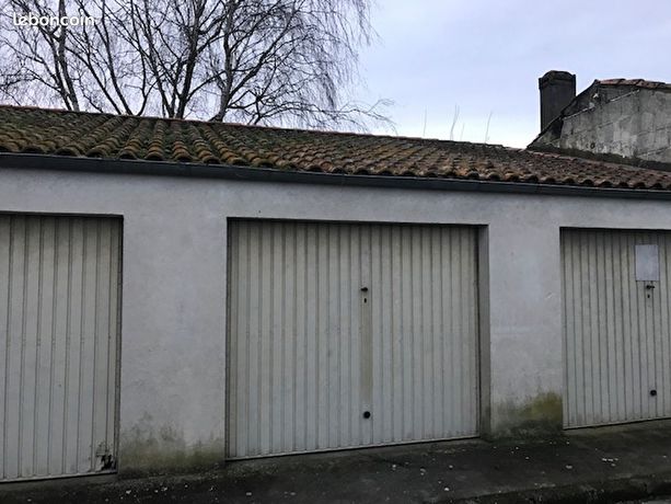Parking/box 15 m² rochefort