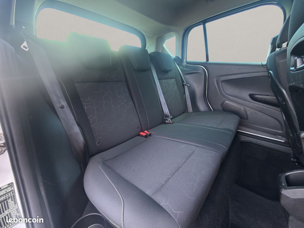 FORD B-MAX 1.5 TDCi 75 SS Titanium (image 12)