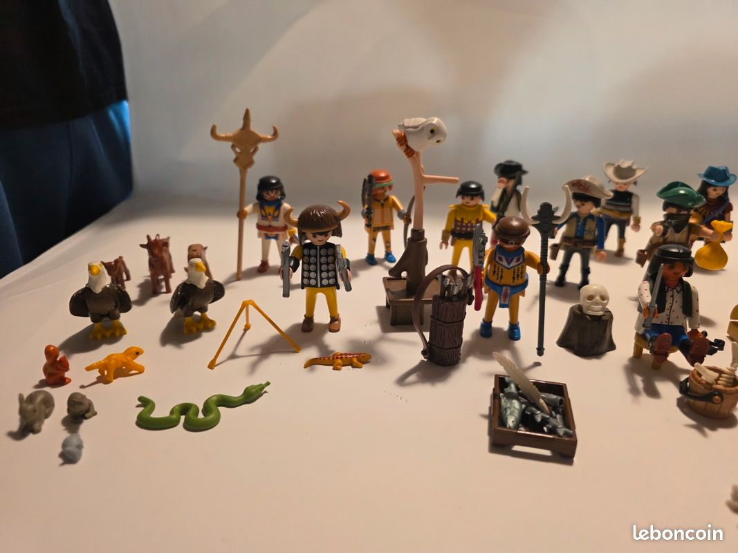 Playmobil - Lot de 4 personnages Indiens avec 1 Cheval, 2 Canoës et Accessoires