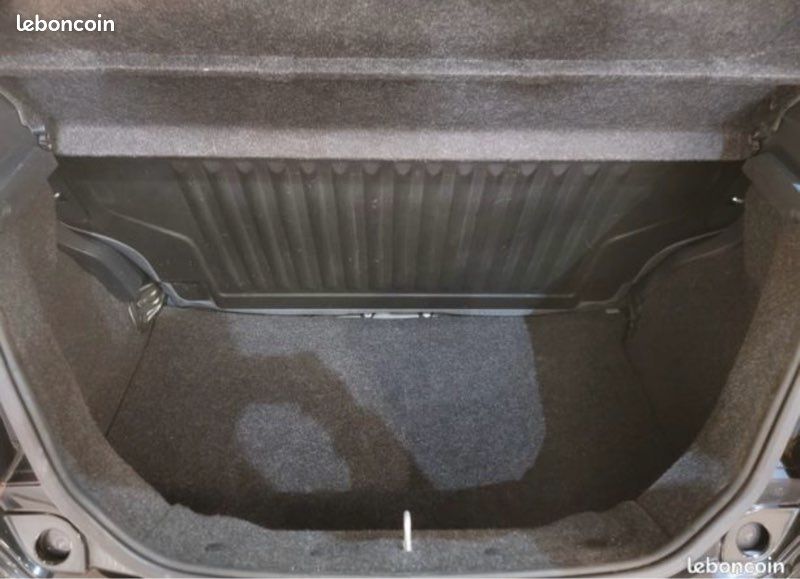 đ đ FORD KA 1.2 70 CH ESSENCE (Idem Clio / C2) âą 2010 âą 135 000 KM âą 3 PORTES âą TRĂS BON ĂTAT - Reprise possible de votre vĂ©hicule (image 5)