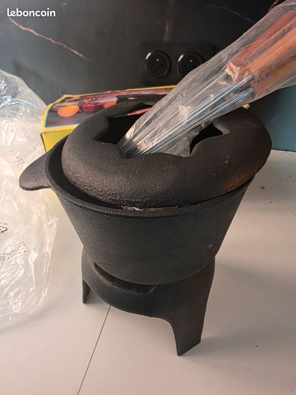Service à fondue en fonte état neuf (image 1)