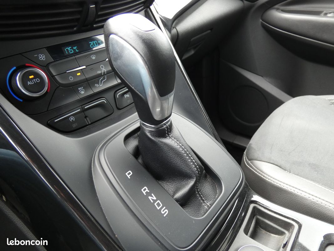 FORD KUGA 1.5 TDCi 120 4x2 Powershift ST-Line (Historique de factures d'entretien dispo) (image 21)