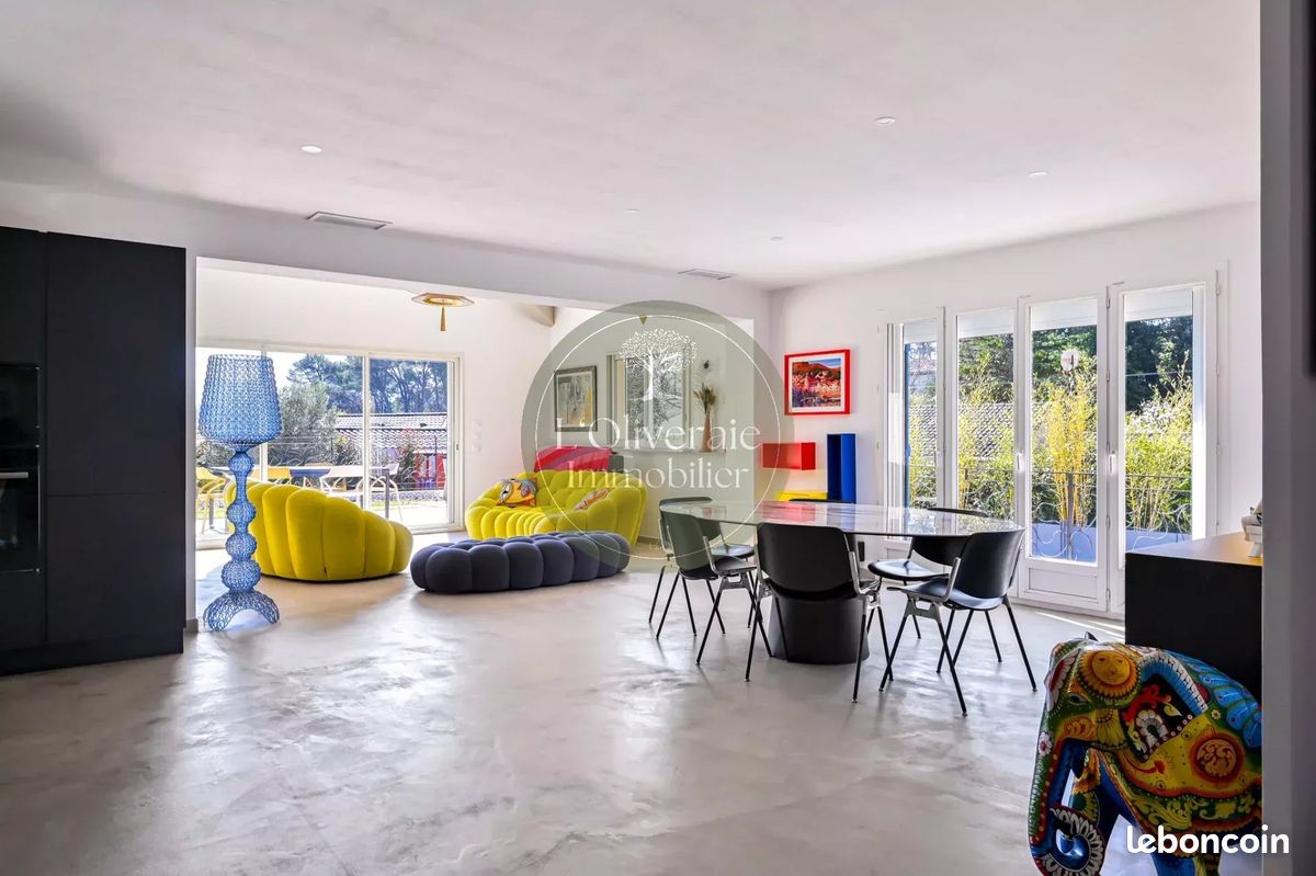 Maison 6 pièces 210 m² · à La Bouilladisse · 210 m² · 820 000 €