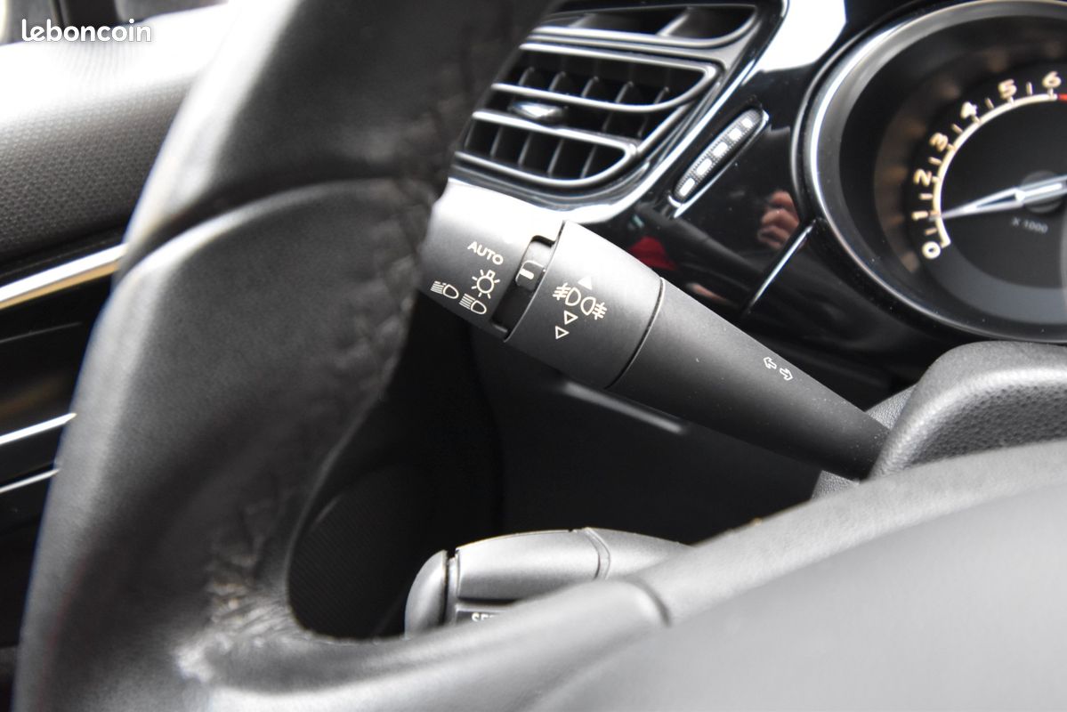 CITROEN DS 3 1.2 110 CH SOCHIC - GARANTIE 6 MOIs (image 25)