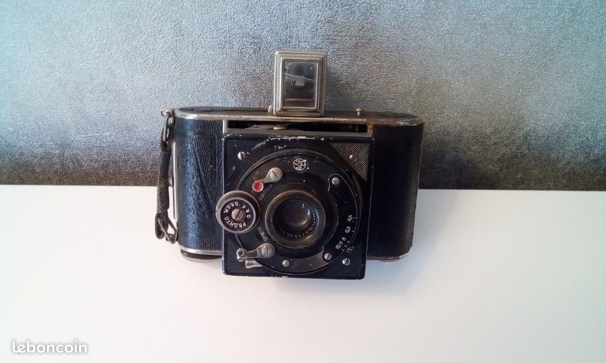 ancien appareil photo a soufflet kodak pronto