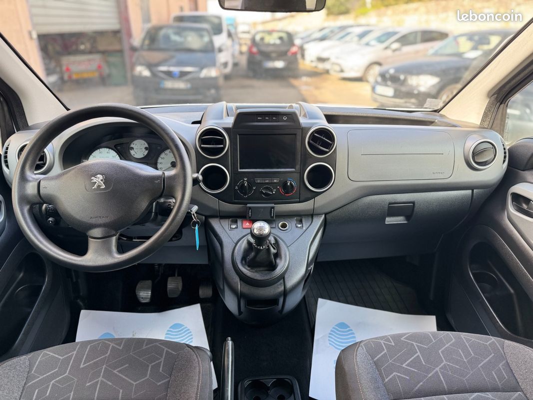 Peugeot Partner Tepee 1.6 Blue-HDi 100CH Active (image 9)