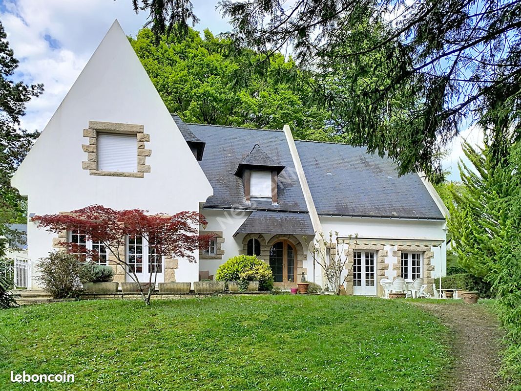 Maison 8 pièces 225 m² · à Avrillé · 225 m² · 735 000 €