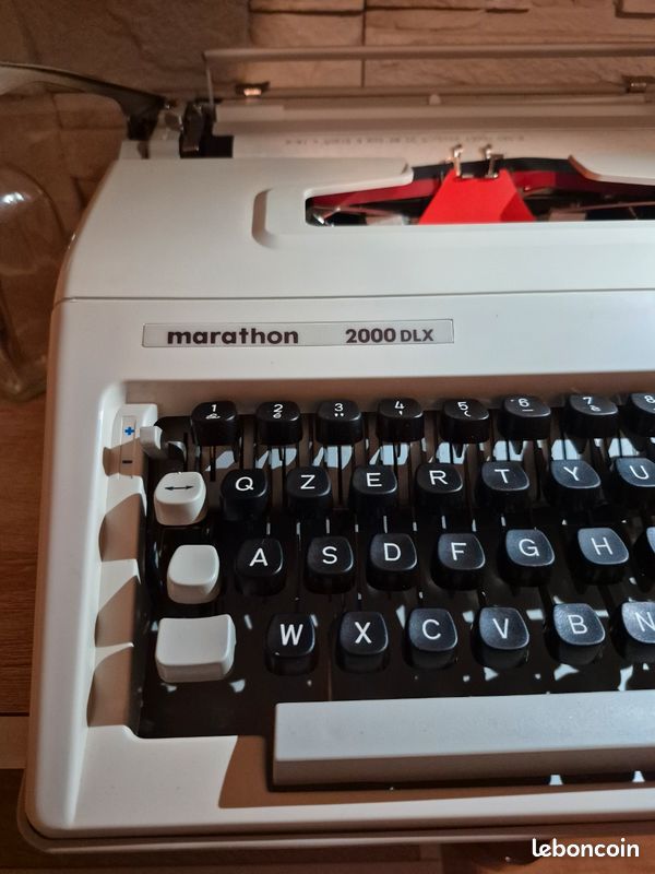 Machine à écrire vintage Marathon DLX (image 2)