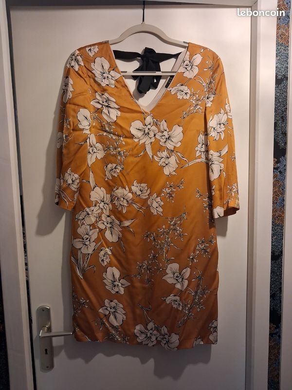 Robe 123 (image 1)