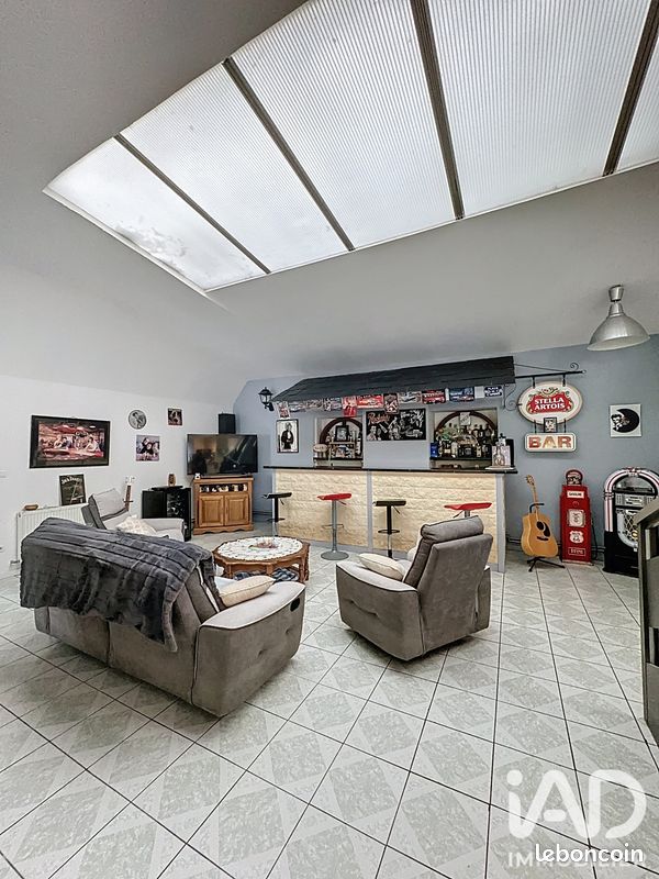 Immeuble 136 m² · à Feurs · 136 m² · 403 000 €
