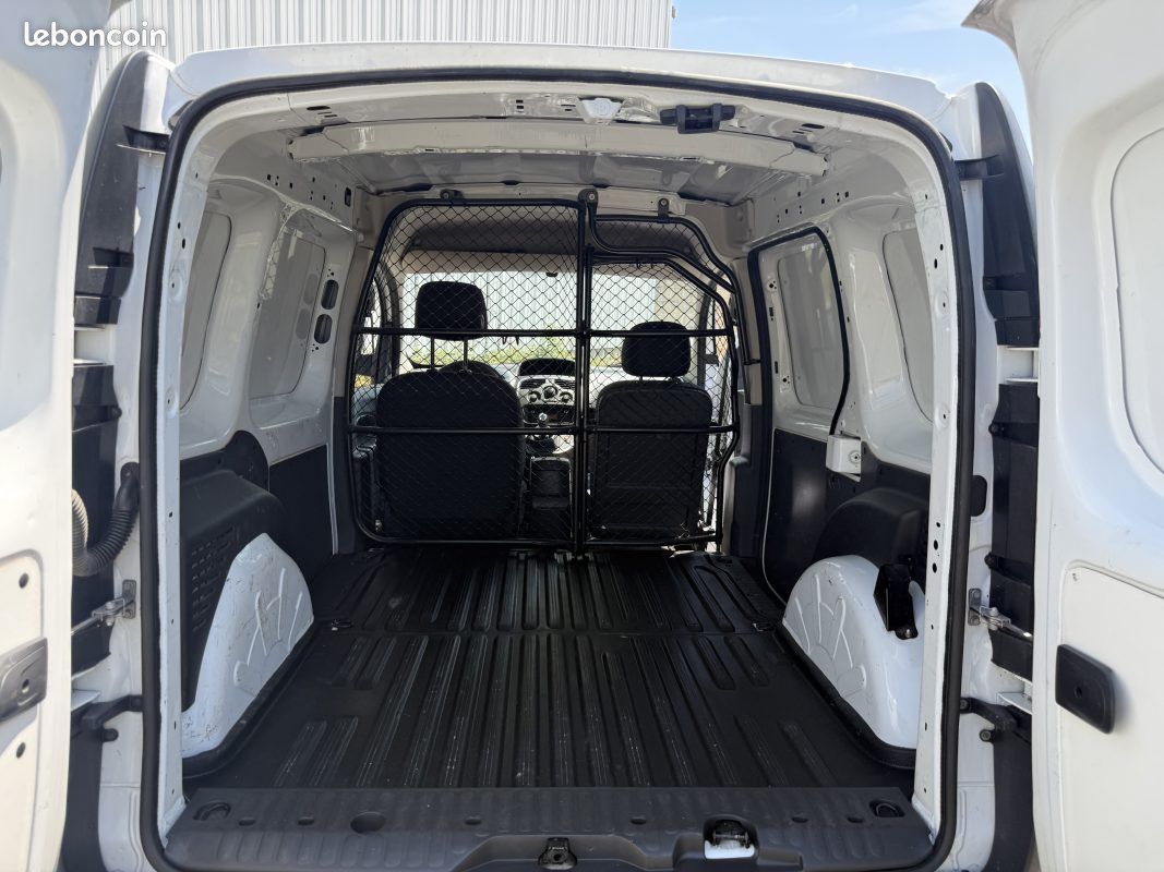 RENAULT KANGOO II 1.2 TCE 115CH ENERGY CONFORT 1er Main (image 5)