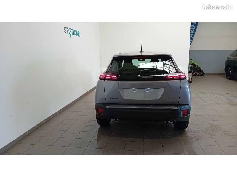 Peugeot 2008 Hybrid 110 e-DCS6 Allure (image 9)