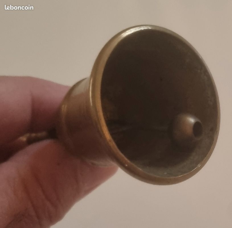 Cloche d'appel en laiton (image 2)