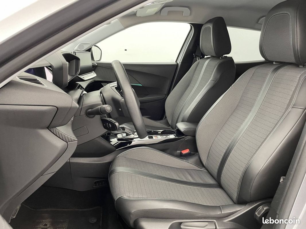 PEUGEOT 2008 PureTech 130 S&S BVM6 Allure Pack (image 18)
