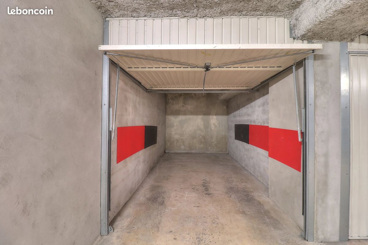 Parking 1 pièce 13 m² · à Antibes · 13 m² · 32 000 €