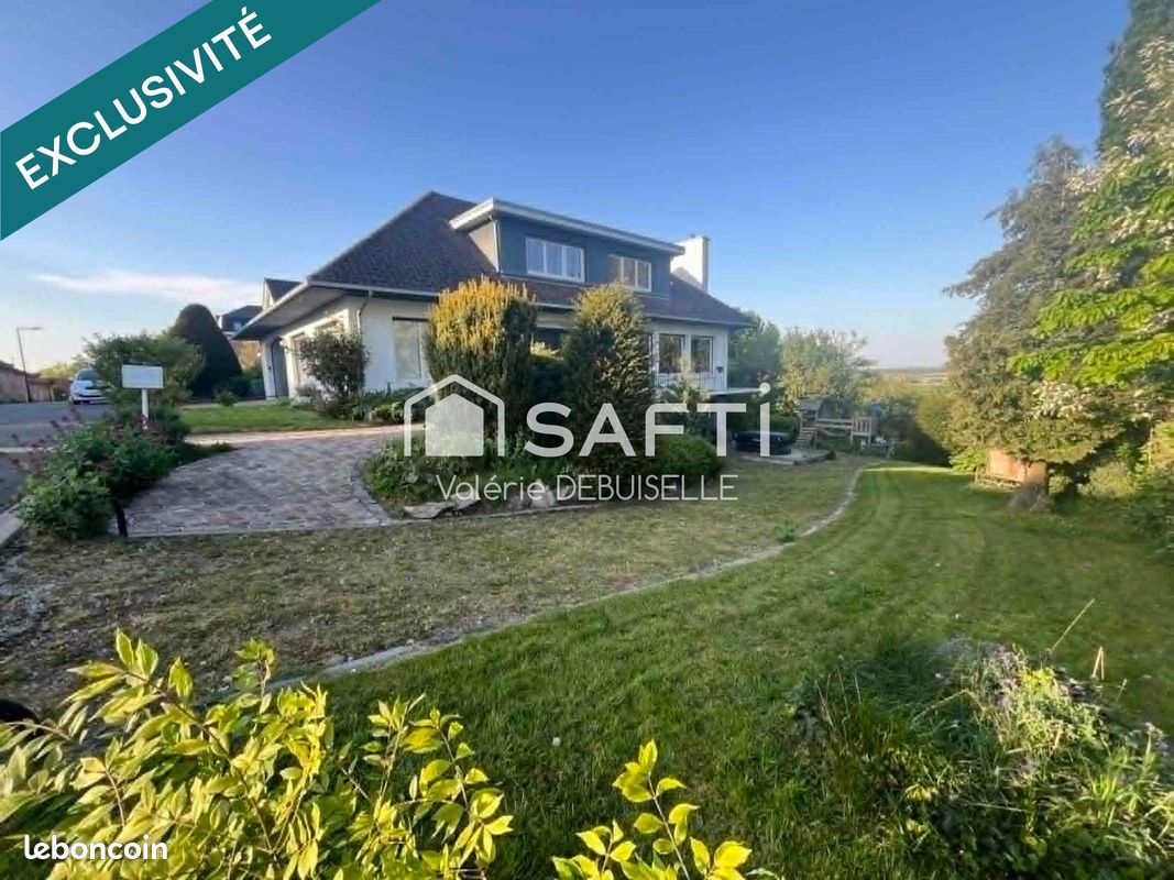 Maison 10 pièces 180 m² · à Bruay-la-Buissière · 180 m² · 289 900 €