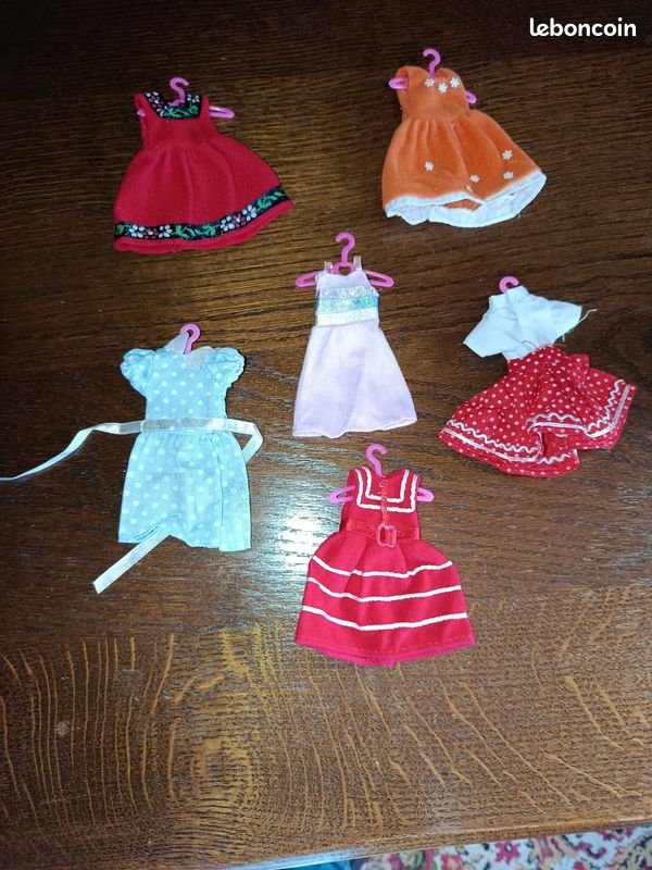 6 robes poupée Martine (image 1)